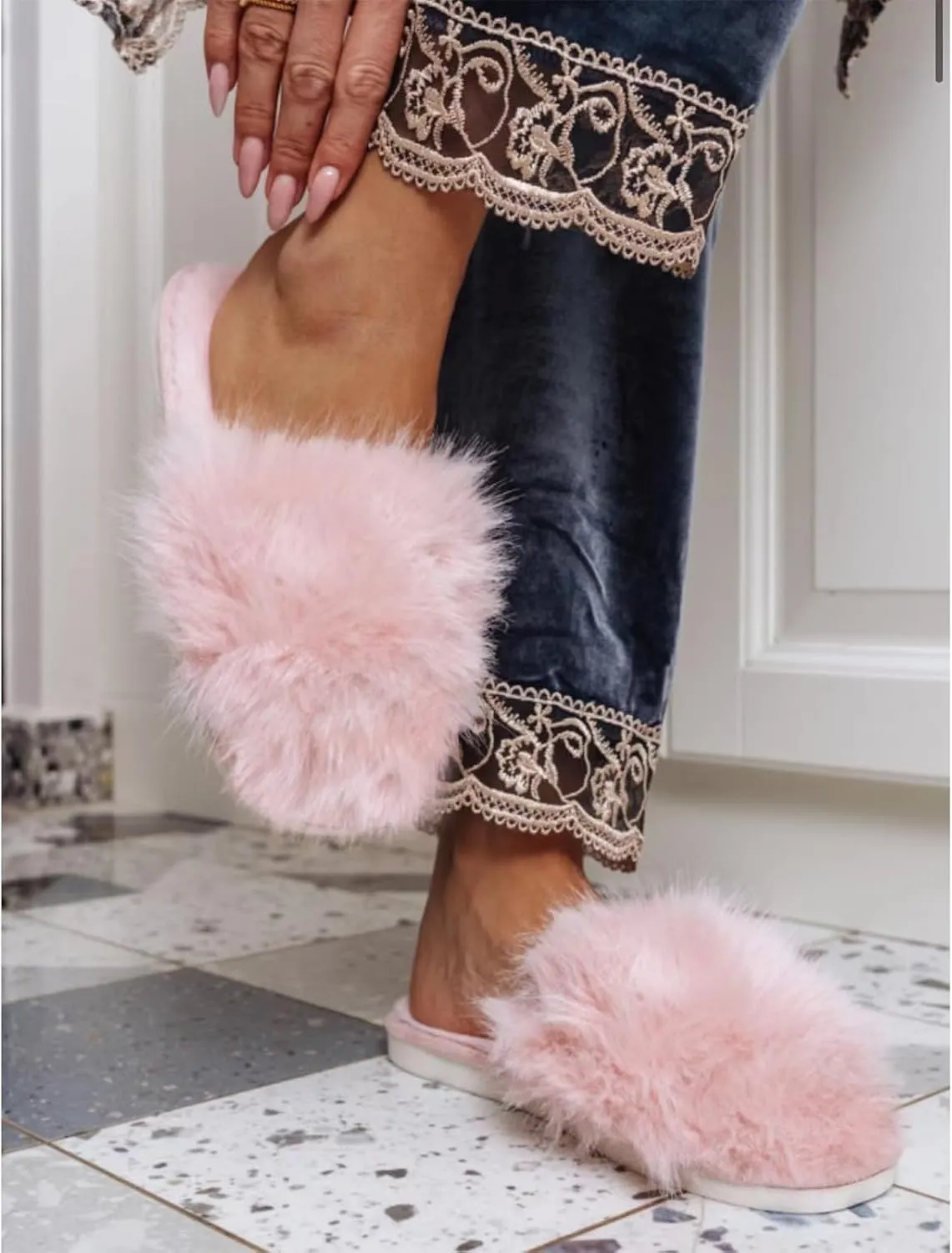 ForBaysy Faux Fur Slippers Memory Foam Slippers Ladies Fluffy Winter House Shoes Indoor Fuzzy Fluffy Slipper