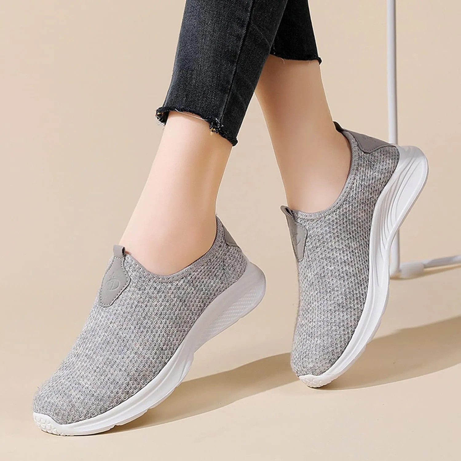 Womens Canvas Slip On Sneakers Casual Walking Shoes Lightweight Comfortable Flats Non Slip Elastic Loafers
